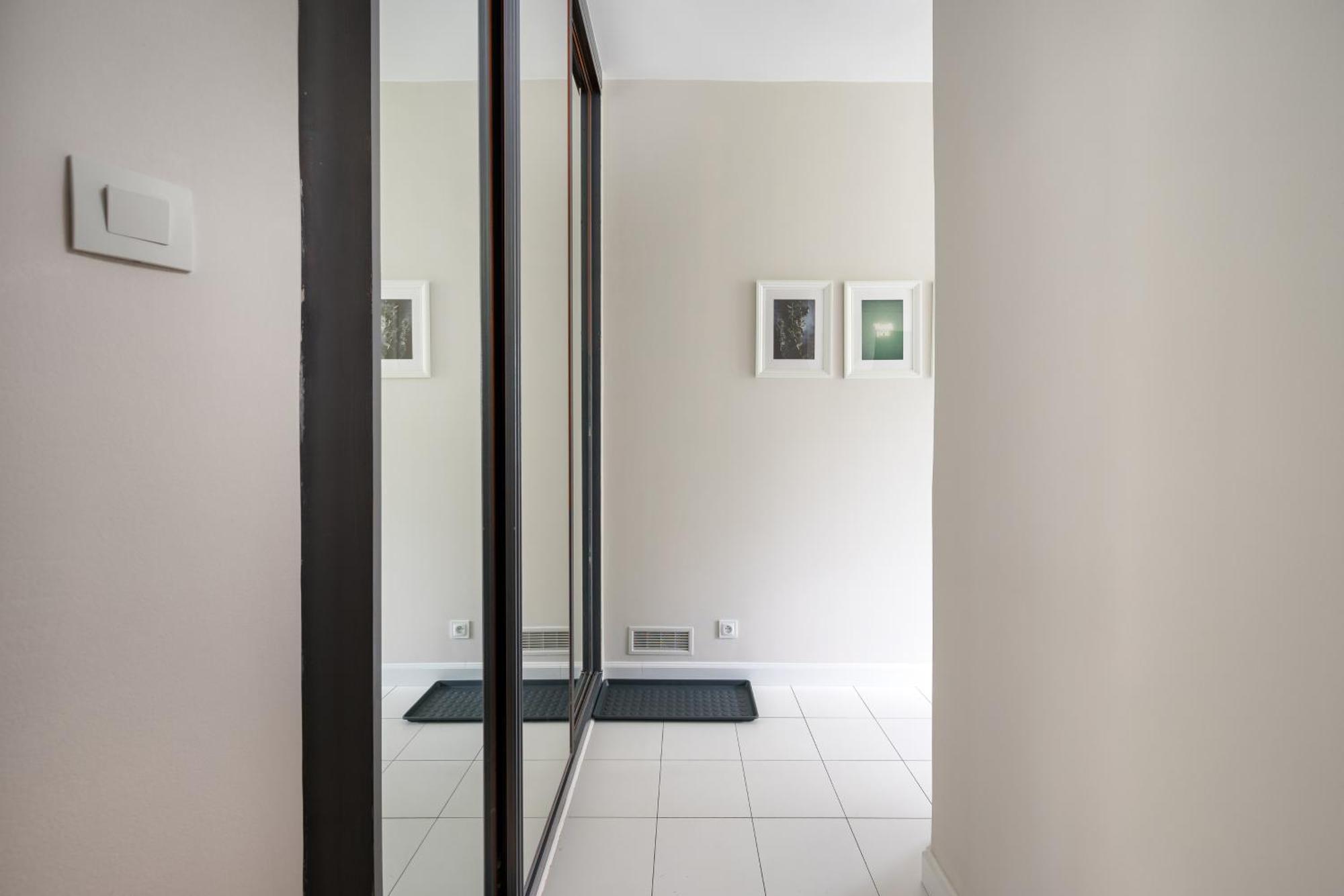 Wola Ratusz Homely Apartment Varsovia Exterior foto