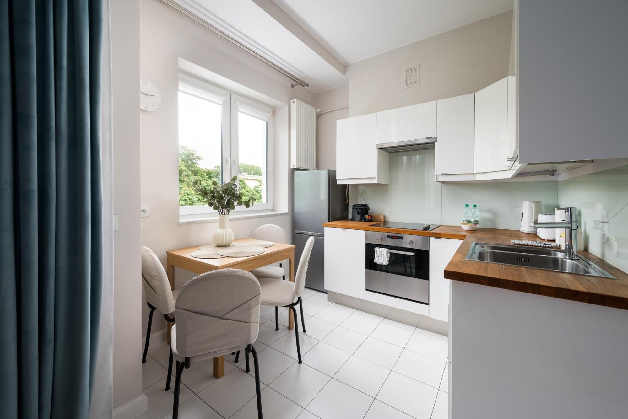 Wola Ratusz Homely Apartment Varsovia Exterior foto